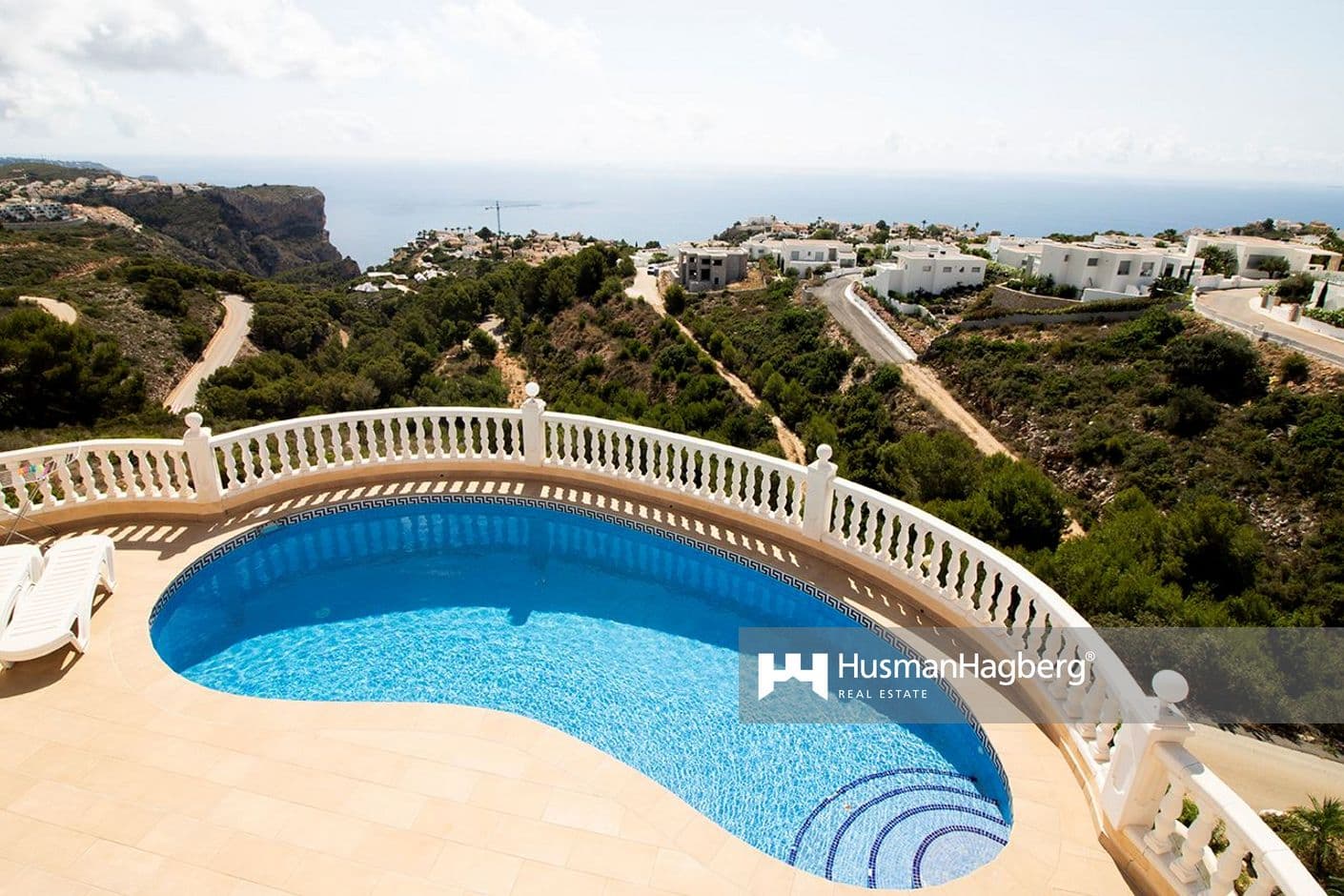 Villa con impresionantes vistas al mar y piscina privada en Cumbre del Sol