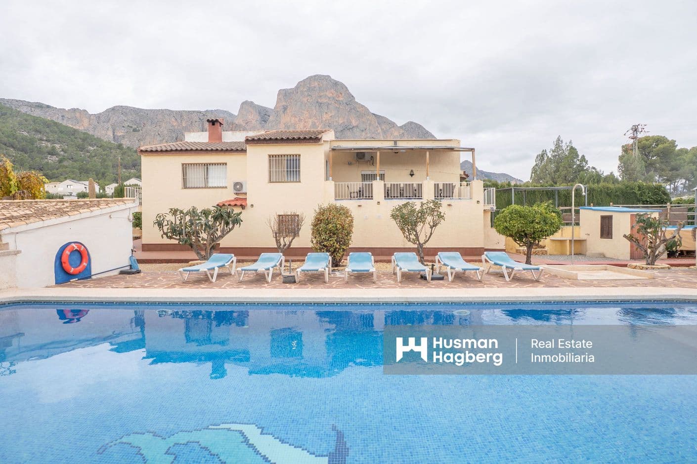 Rymlig villa med privat pool i Polop