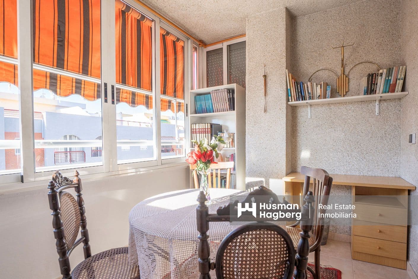 Lägenhet med tre sovrum i centrum av byn