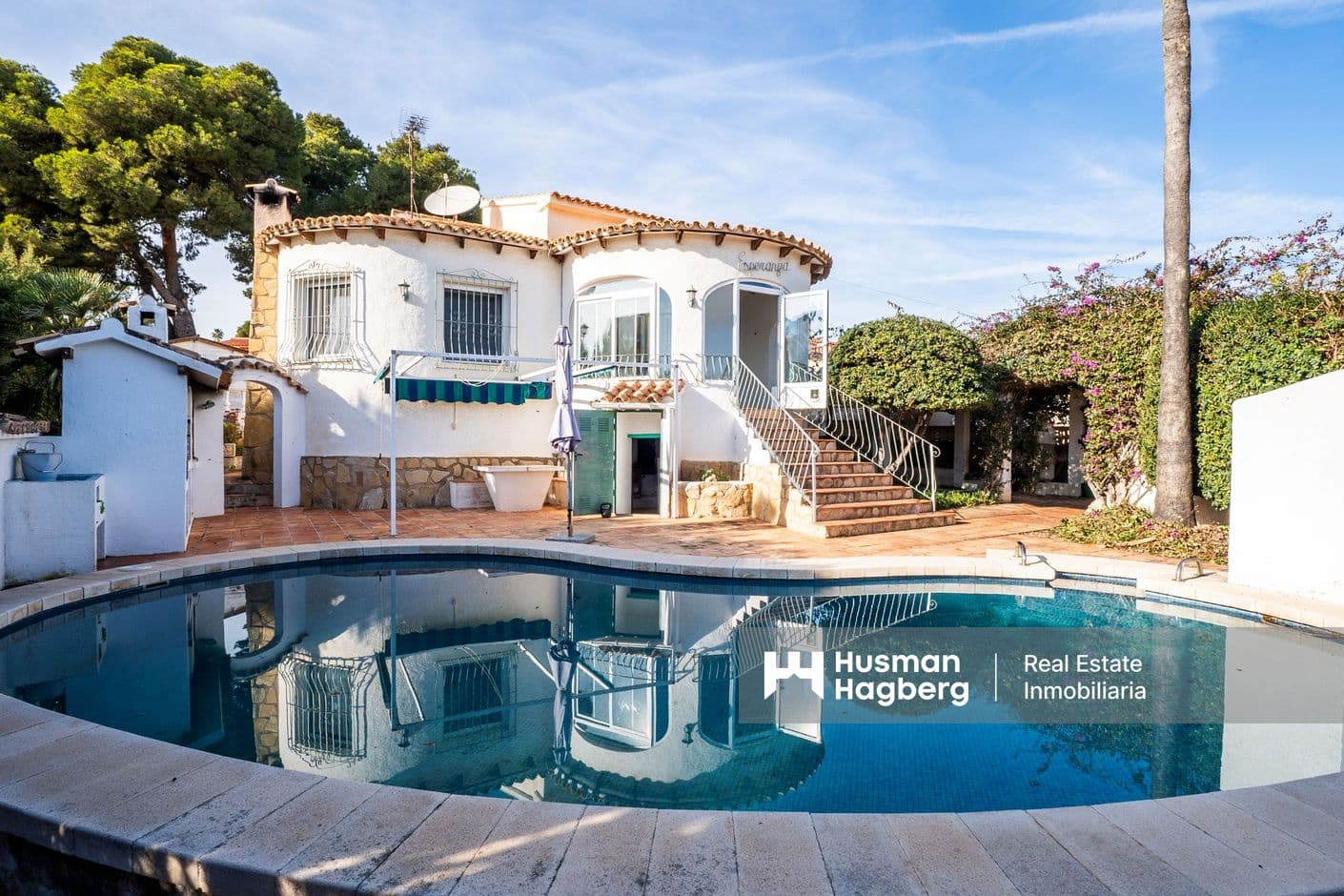 Villa med privat pool och utsikt över Peñón de Ifach