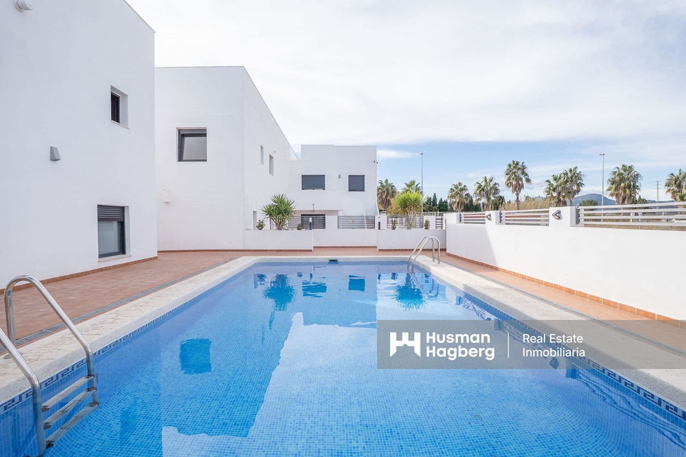 Parhus 300 m från stranden i Oliva