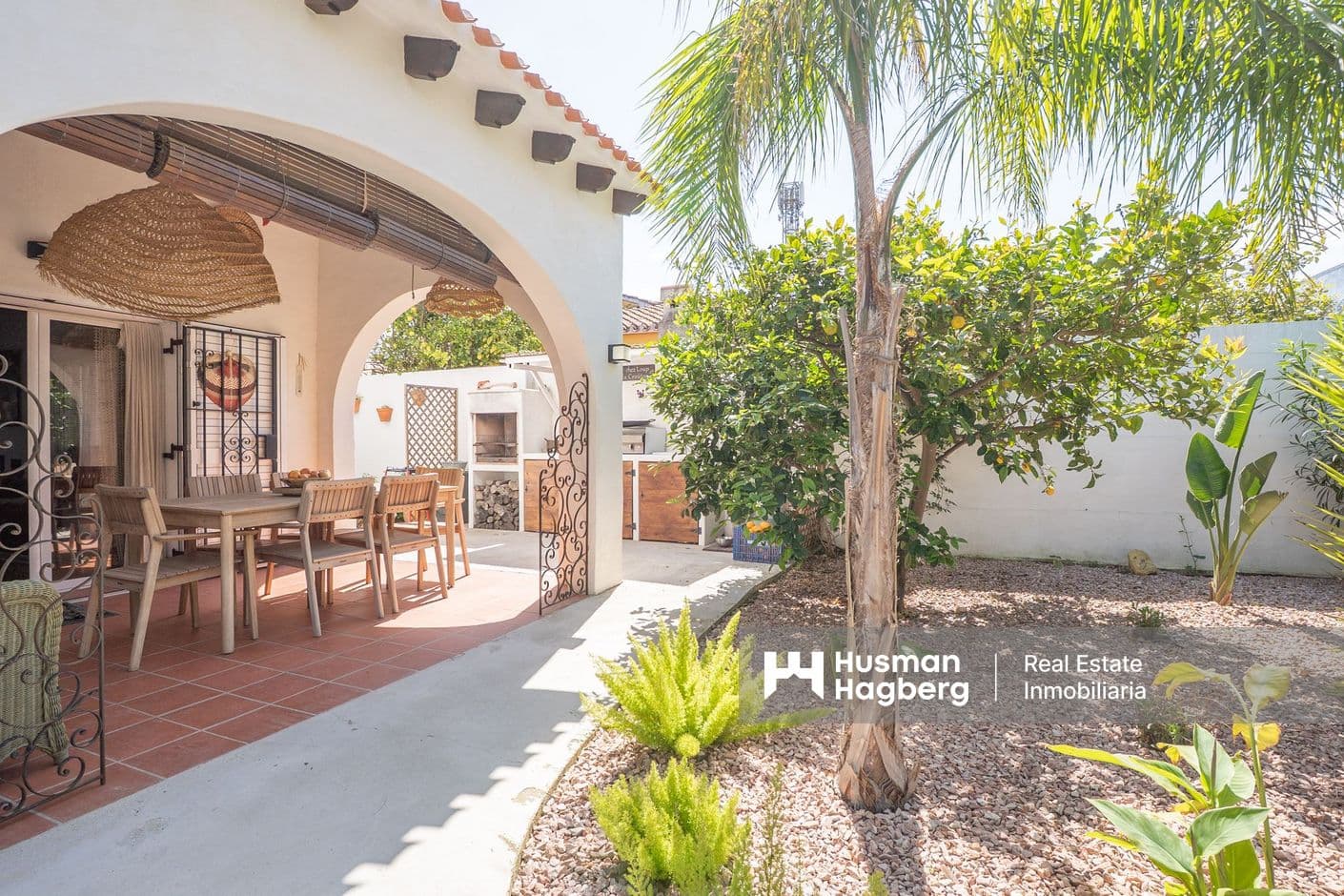 120m to the beach – completely renovated house