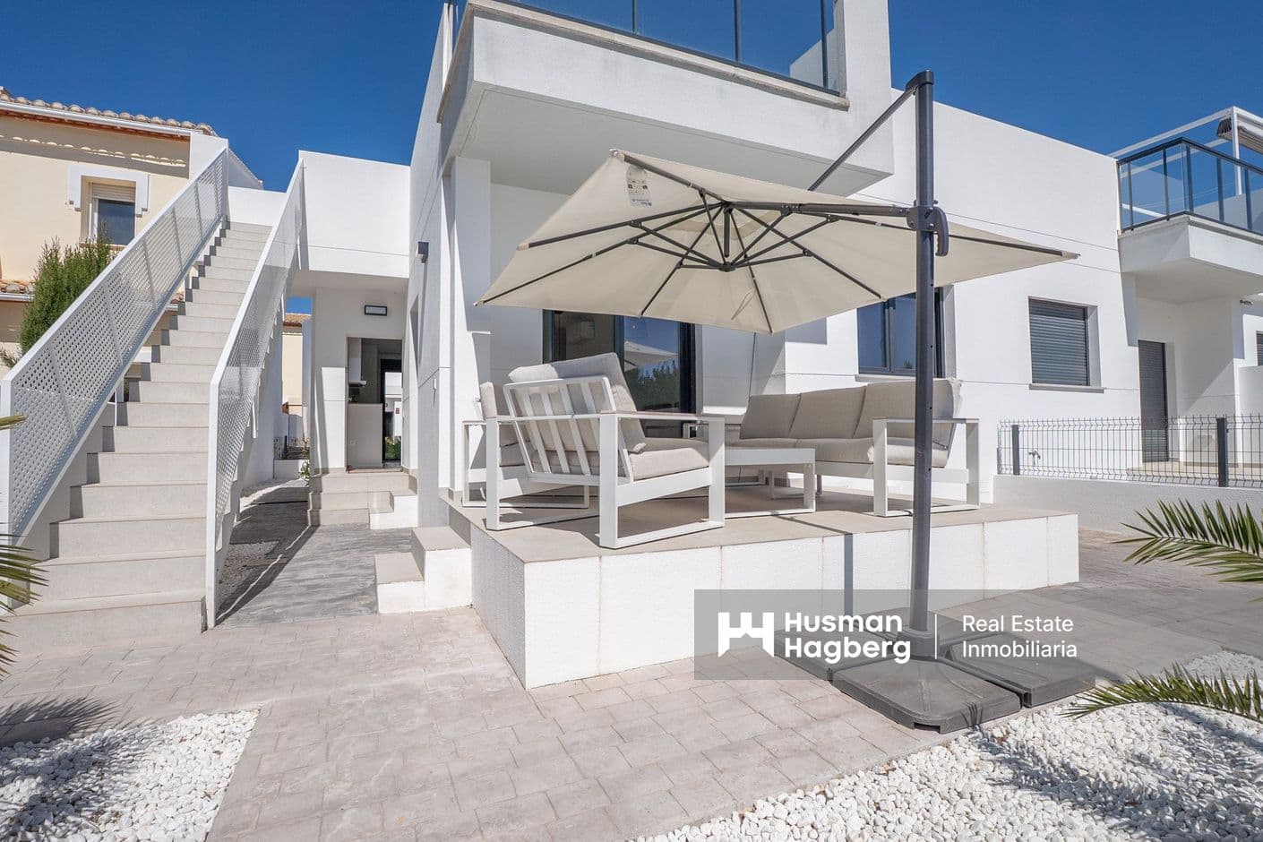 Modern townhouse near the sea in Denia