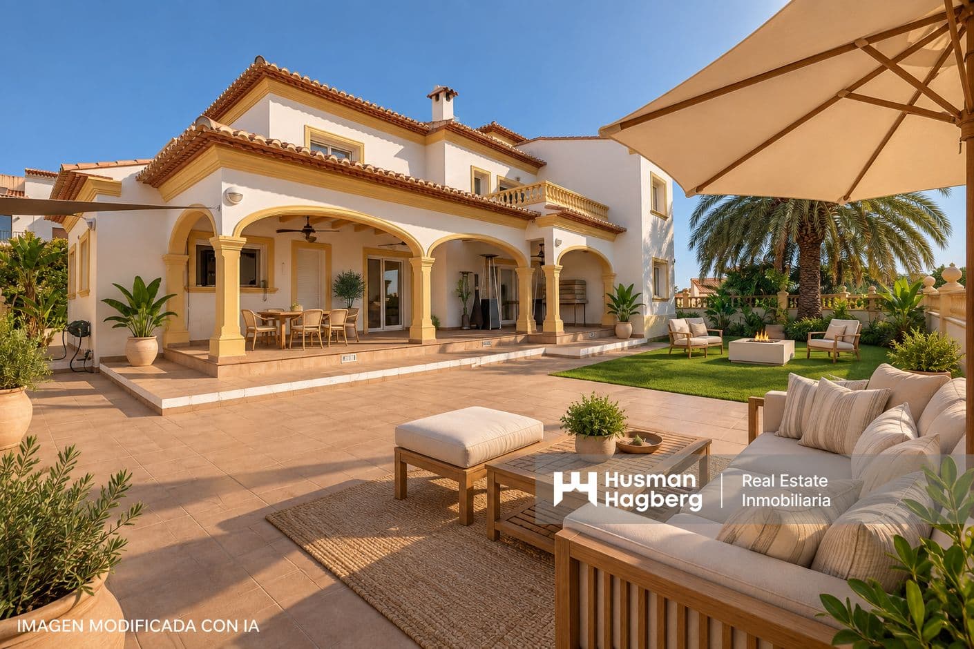 Detached villa with pool near Denia