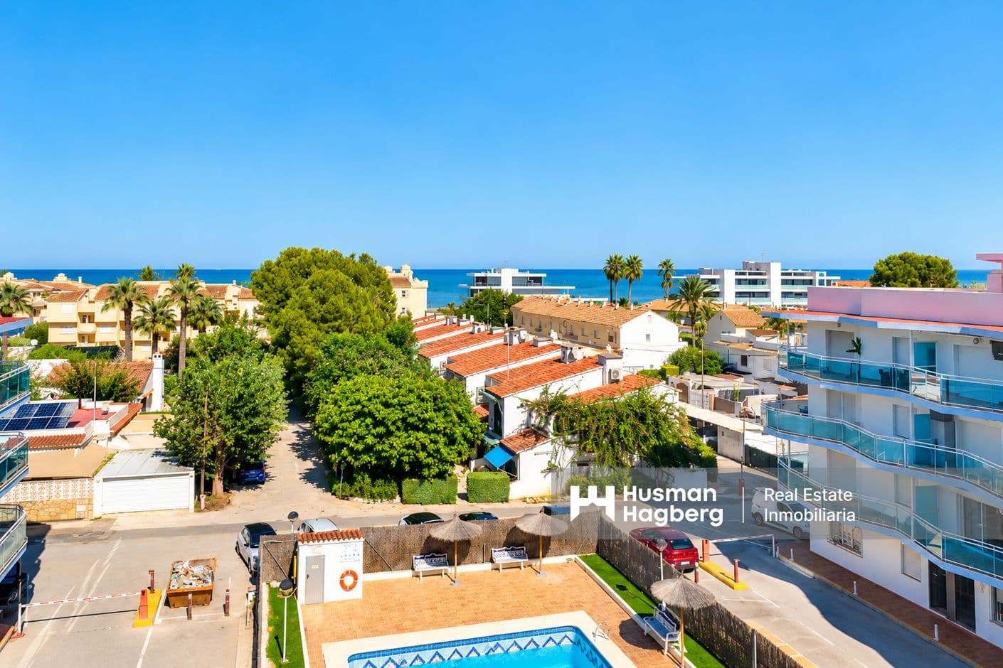 Modern apartment 200m from the beach