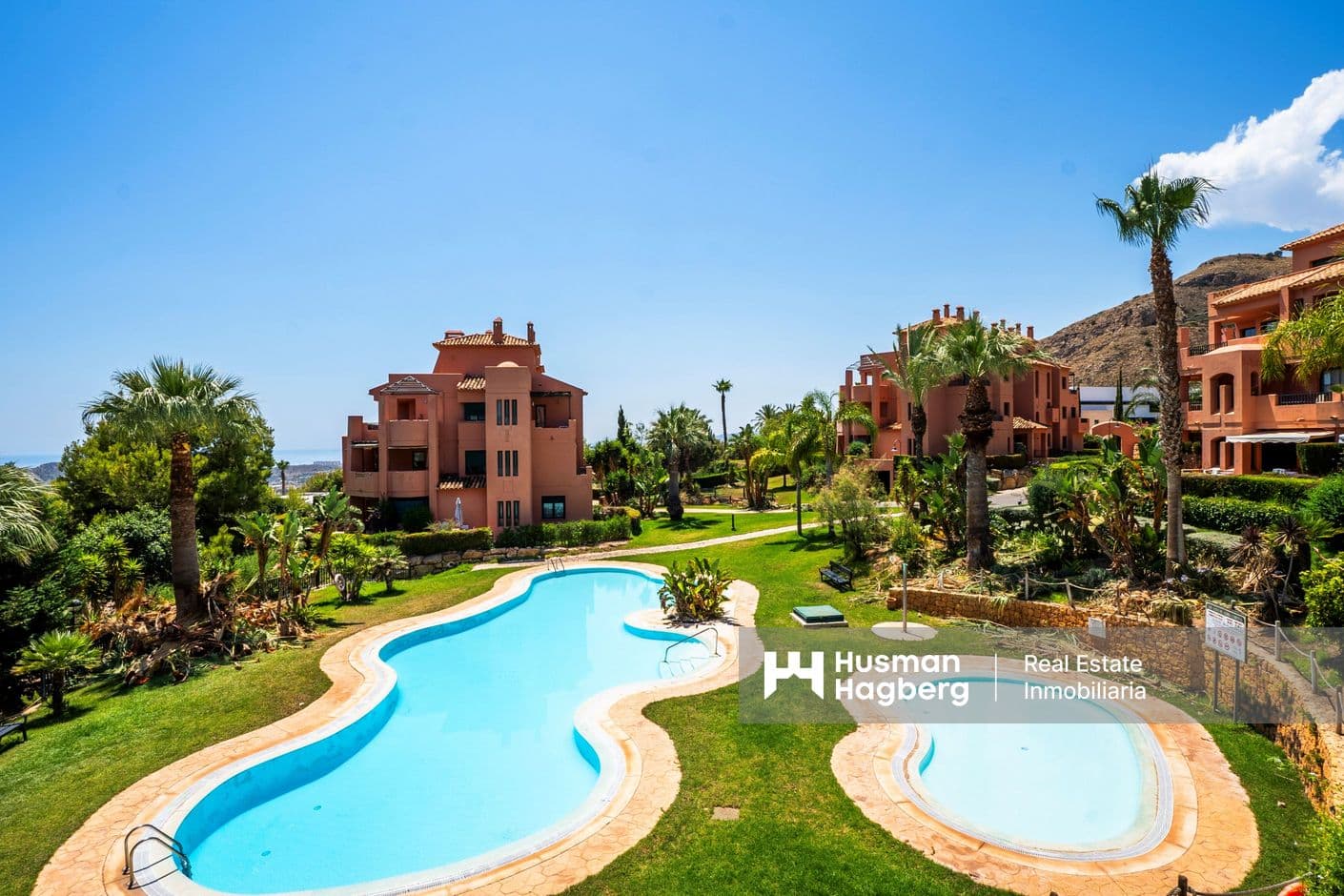 Spacious apartment with sea views in Sierra Cortina