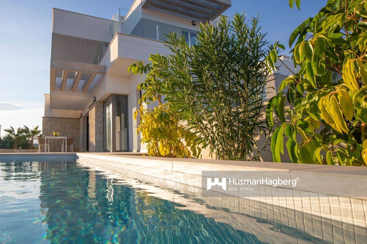 Nybyggd villa med pool och havsutsikt i Finestrat