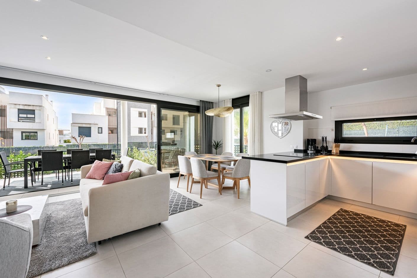 Modernt radhus med takterrass