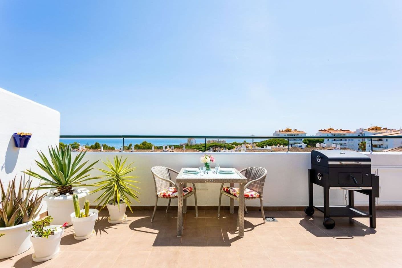 Apartment in lower Calahonda