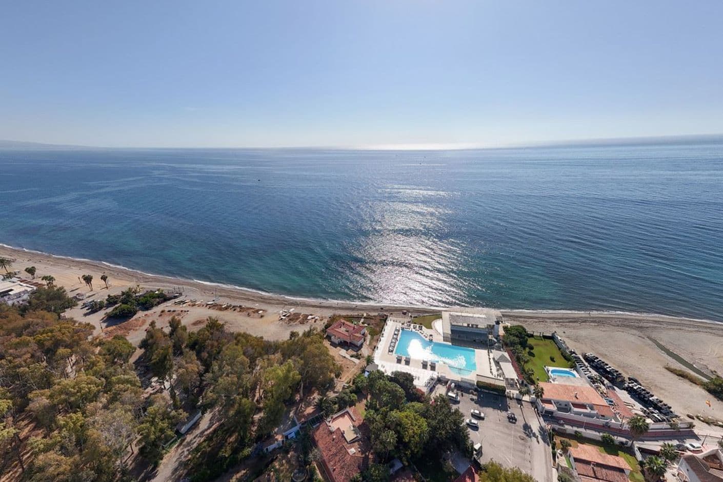 Gran chalet y parcela junto a la playa