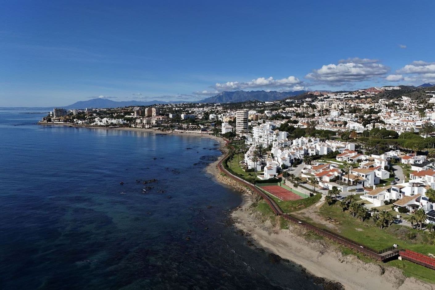 Mysigt parhus vid stranden
