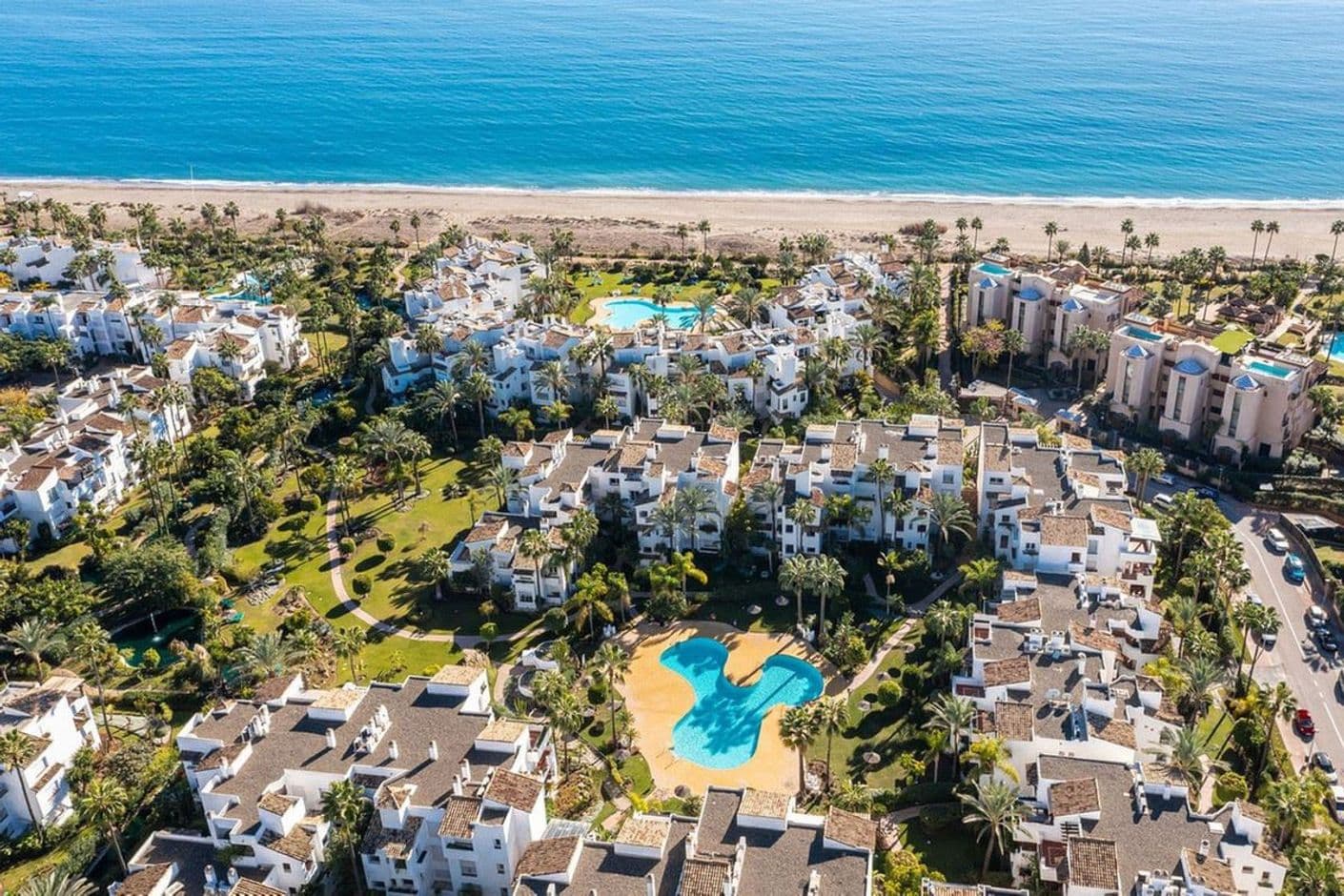 Prisvärd trevlig lägenhet några steg från stranden