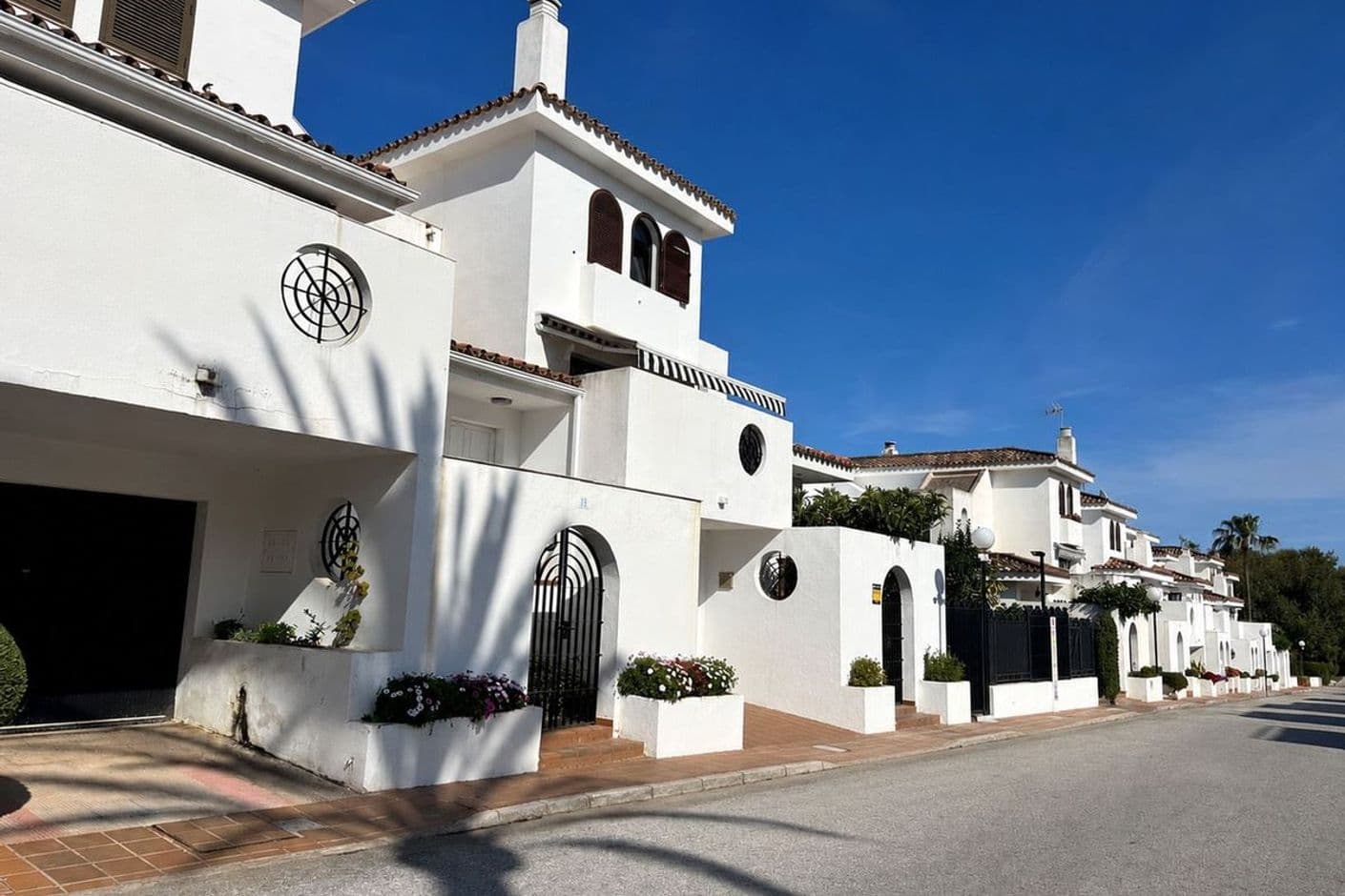 Corner townhouse 200 meters from the sea