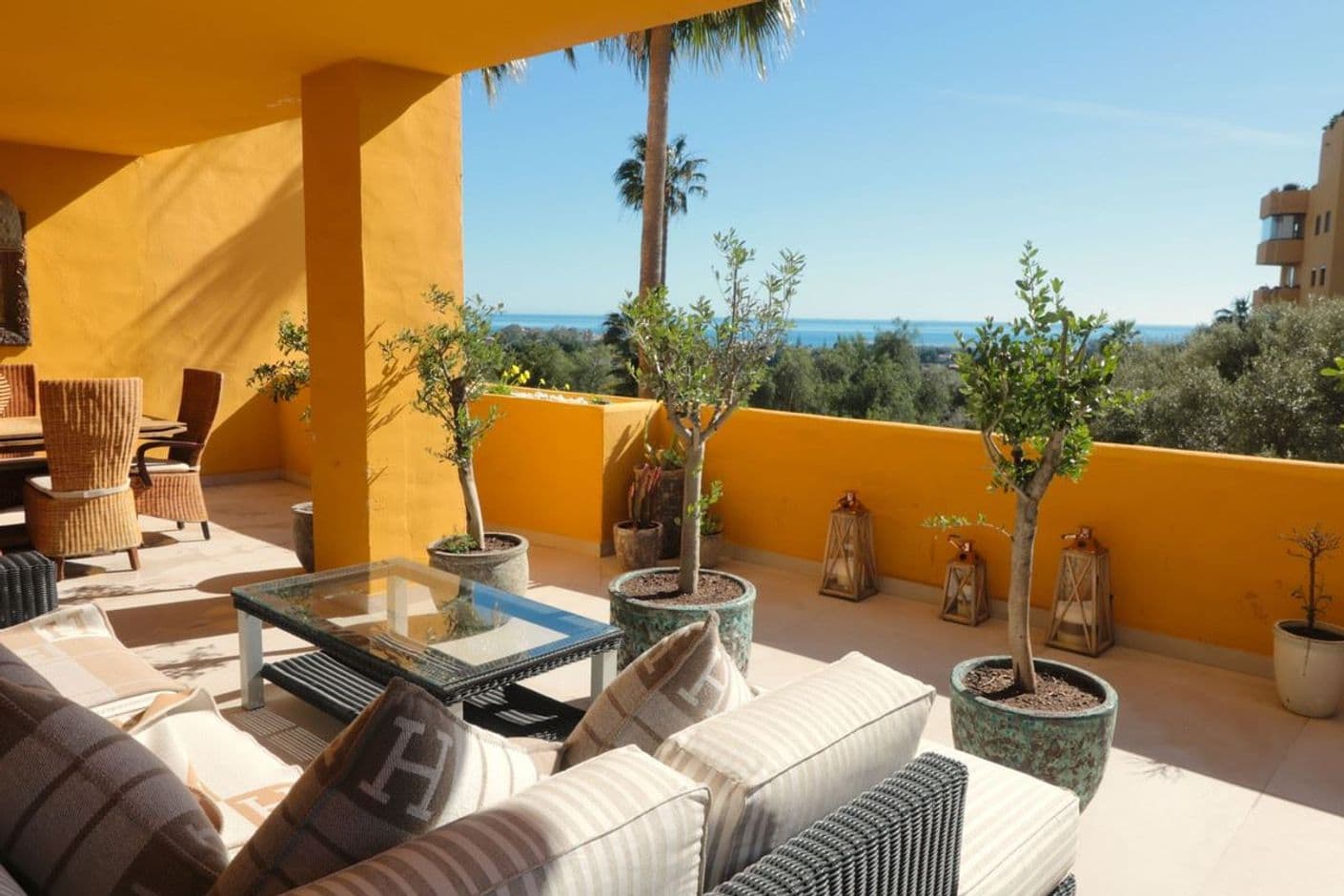 Seaview and 3 bedrooms