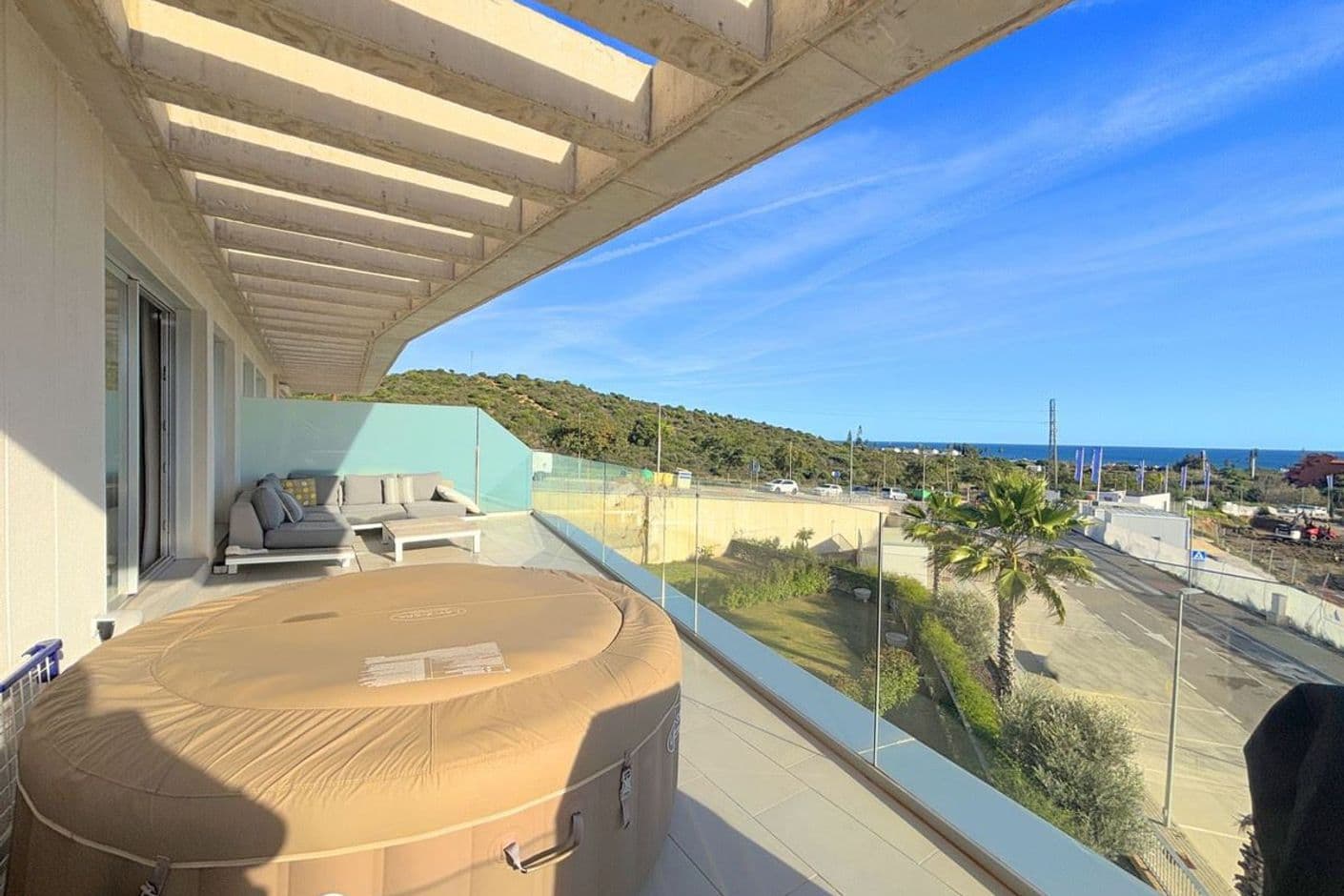Penthouse with sea view