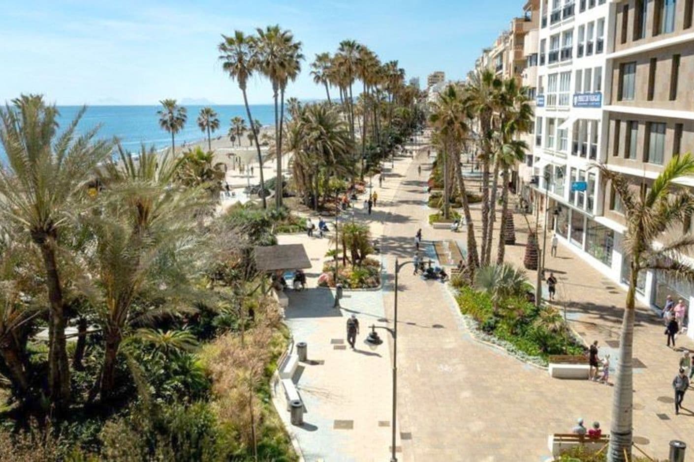 Nyrenoverad på bästa adress i Estepona stad