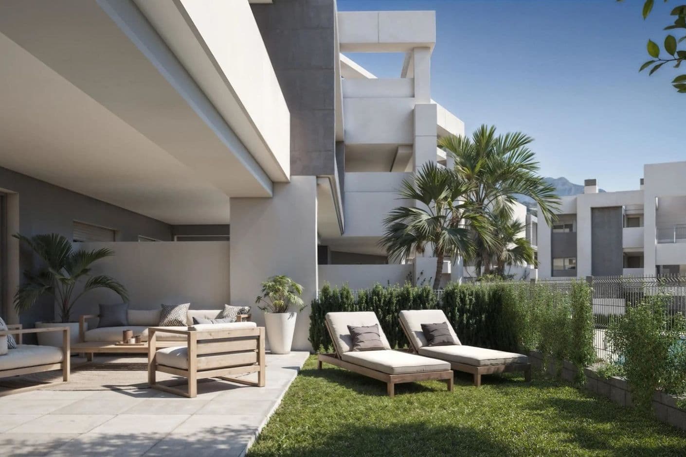 Stylish accommodation with private garden near beach, golf and nature