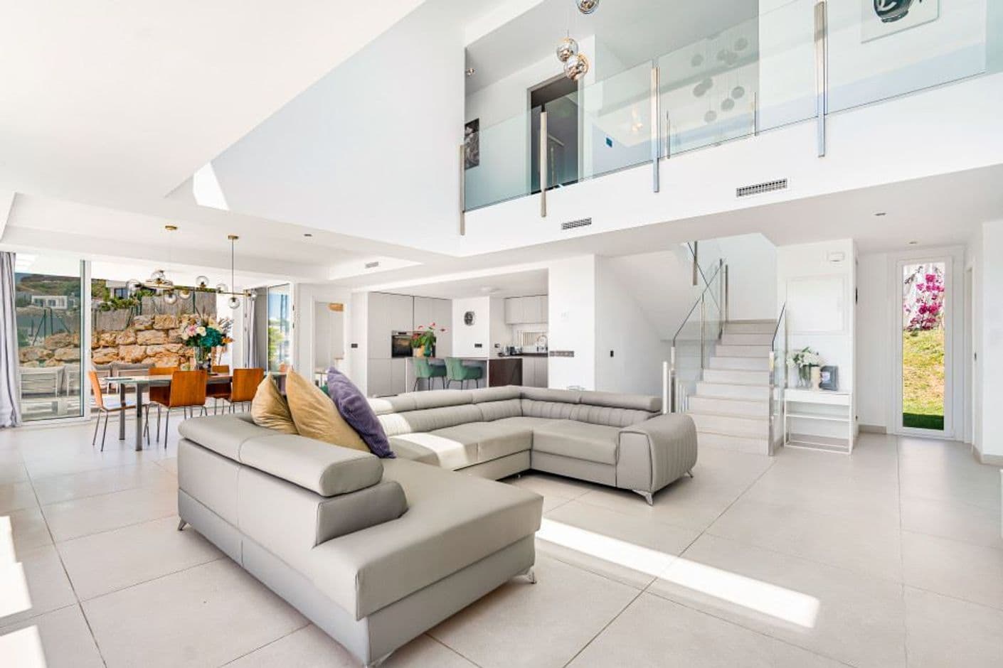 Villa moderna de nueva construcción en una zona pintoresca