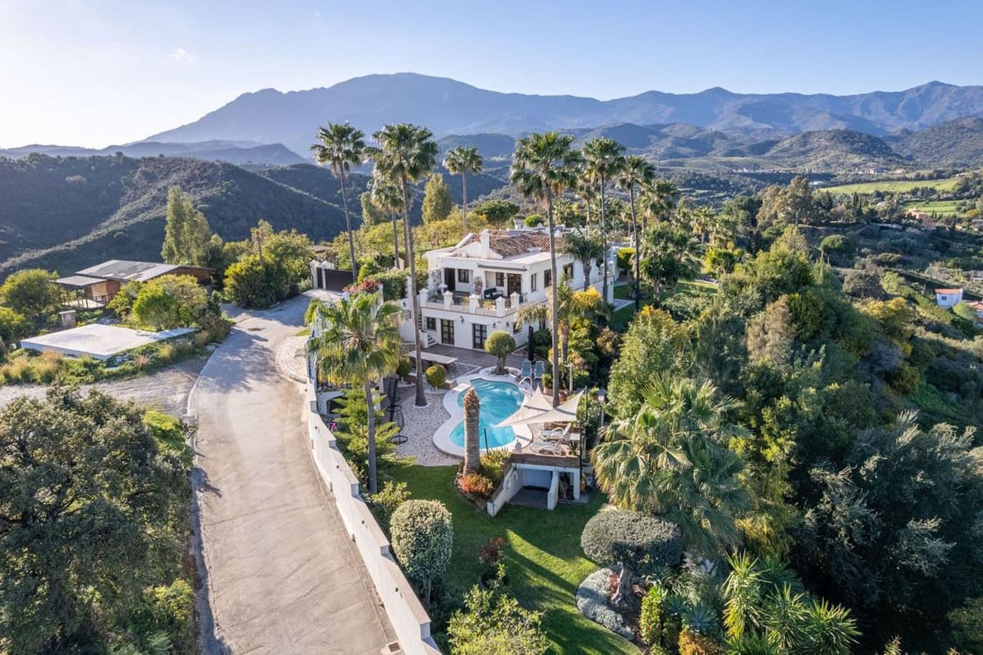 Unique villa with privacy in El Padron
