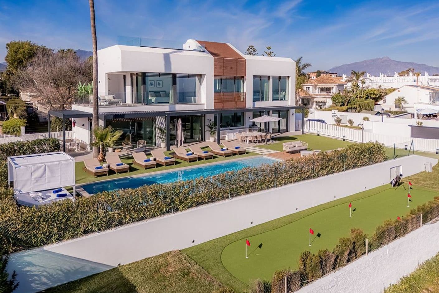 Large luxury villa on the beach a stone's throw from Chiringuito Pepe's