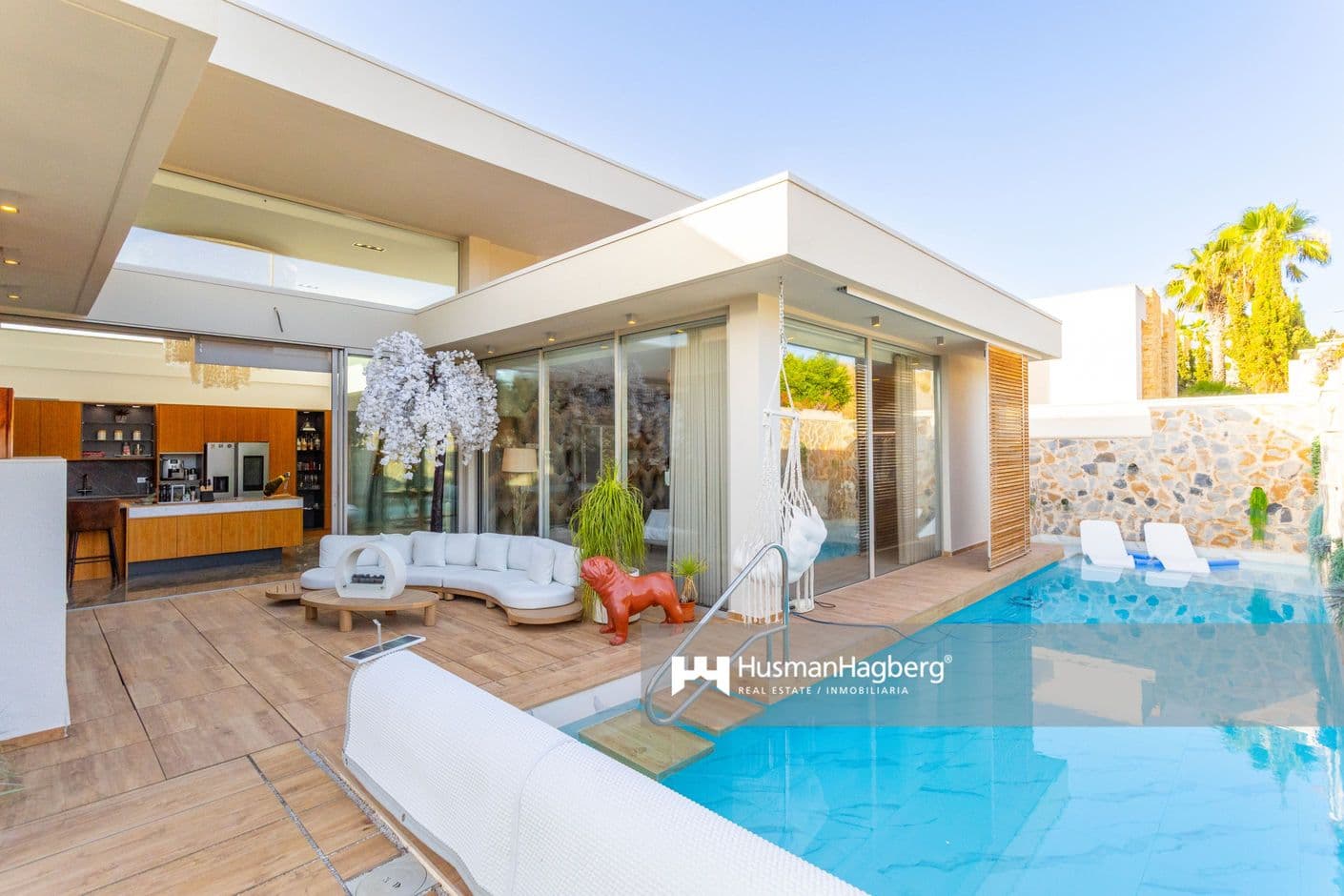 Dream life in Benijófar – Luxury villa with guest apartment, spa and solar energy