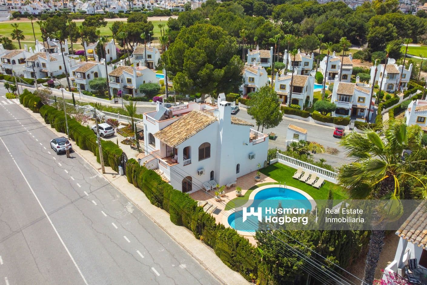 Renovated villa with golf views – an oasis of calm and elegance