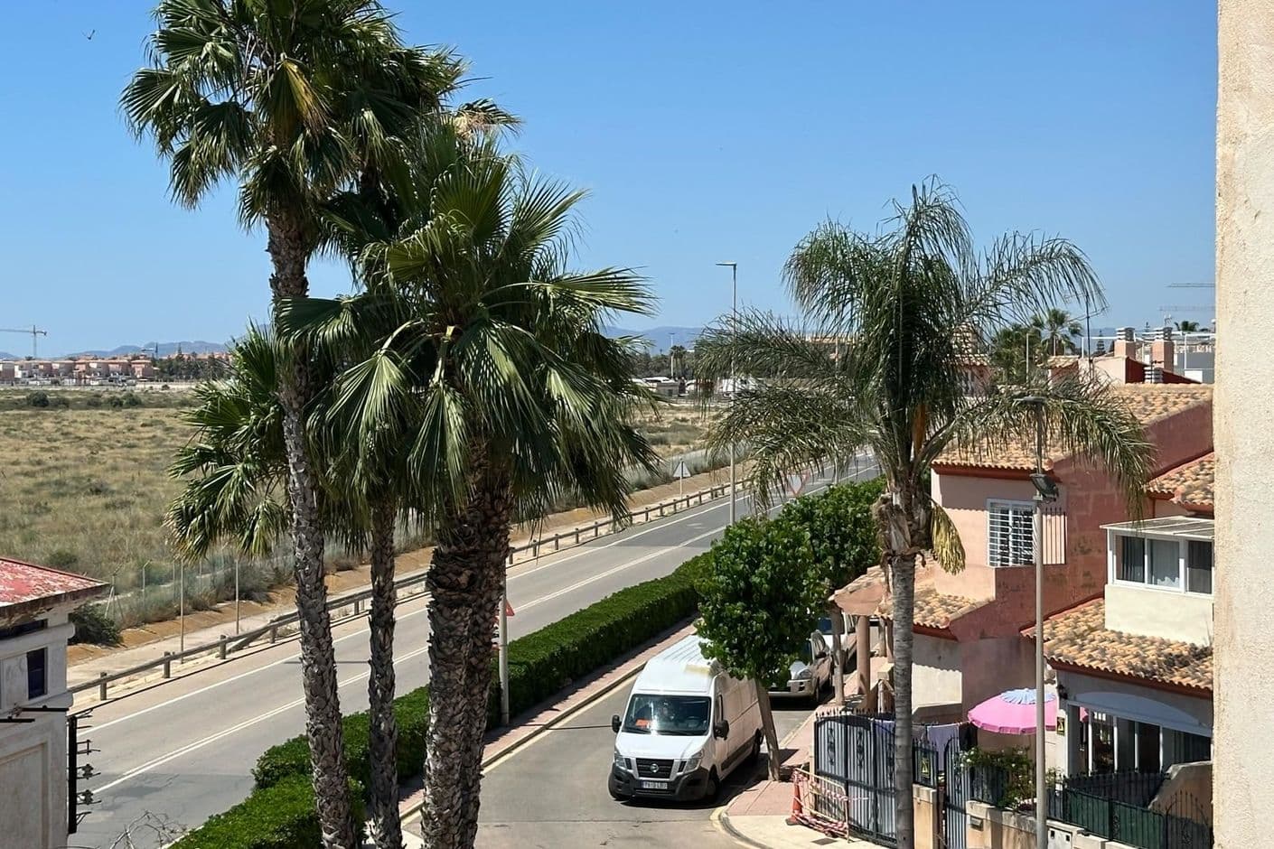 Rymlig strandnära lägenhet med fem sovrum