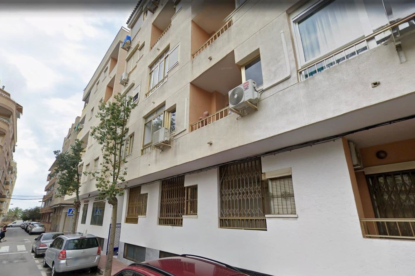 Well-planned apartment with balcony and pool near the beach in Torrevieja