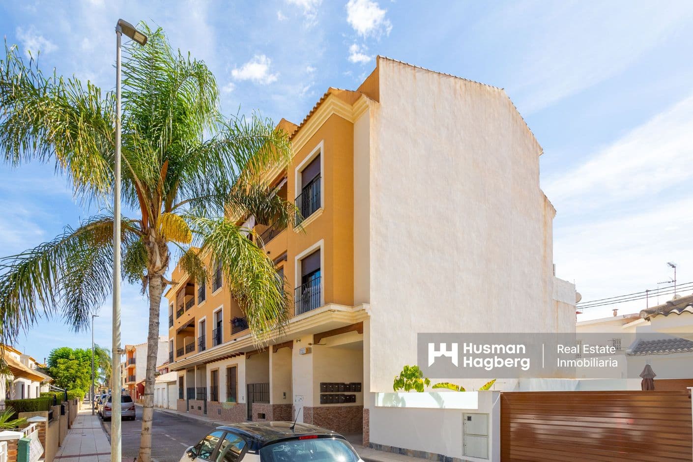 Apartment near the beach with terrace, balcony and  on two floors