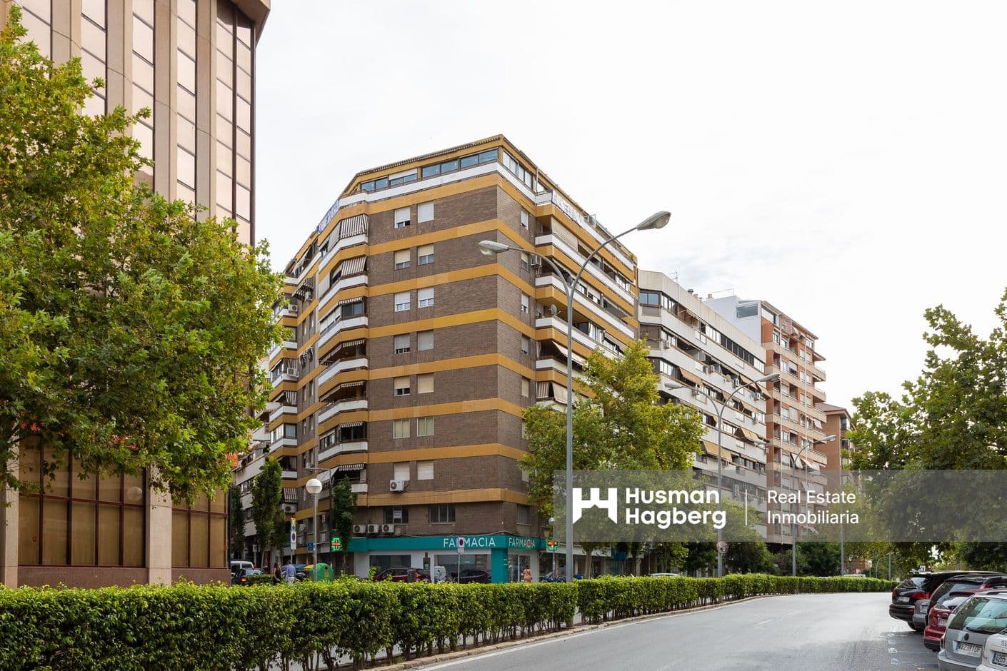Välplanerad takvåning med en stor inglasad terrass