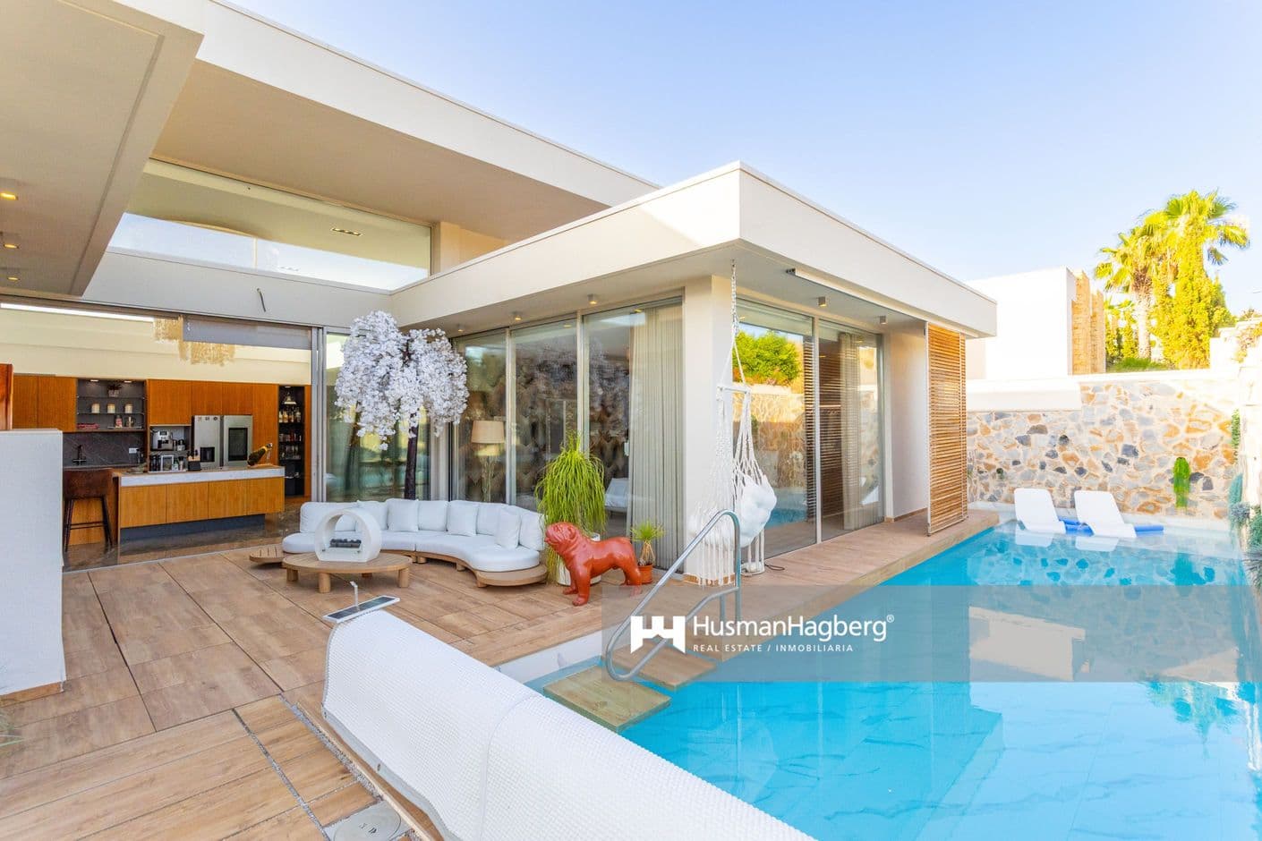 Dream life in Benijófar – Luxury villa with guest apartment, spa and solar energy