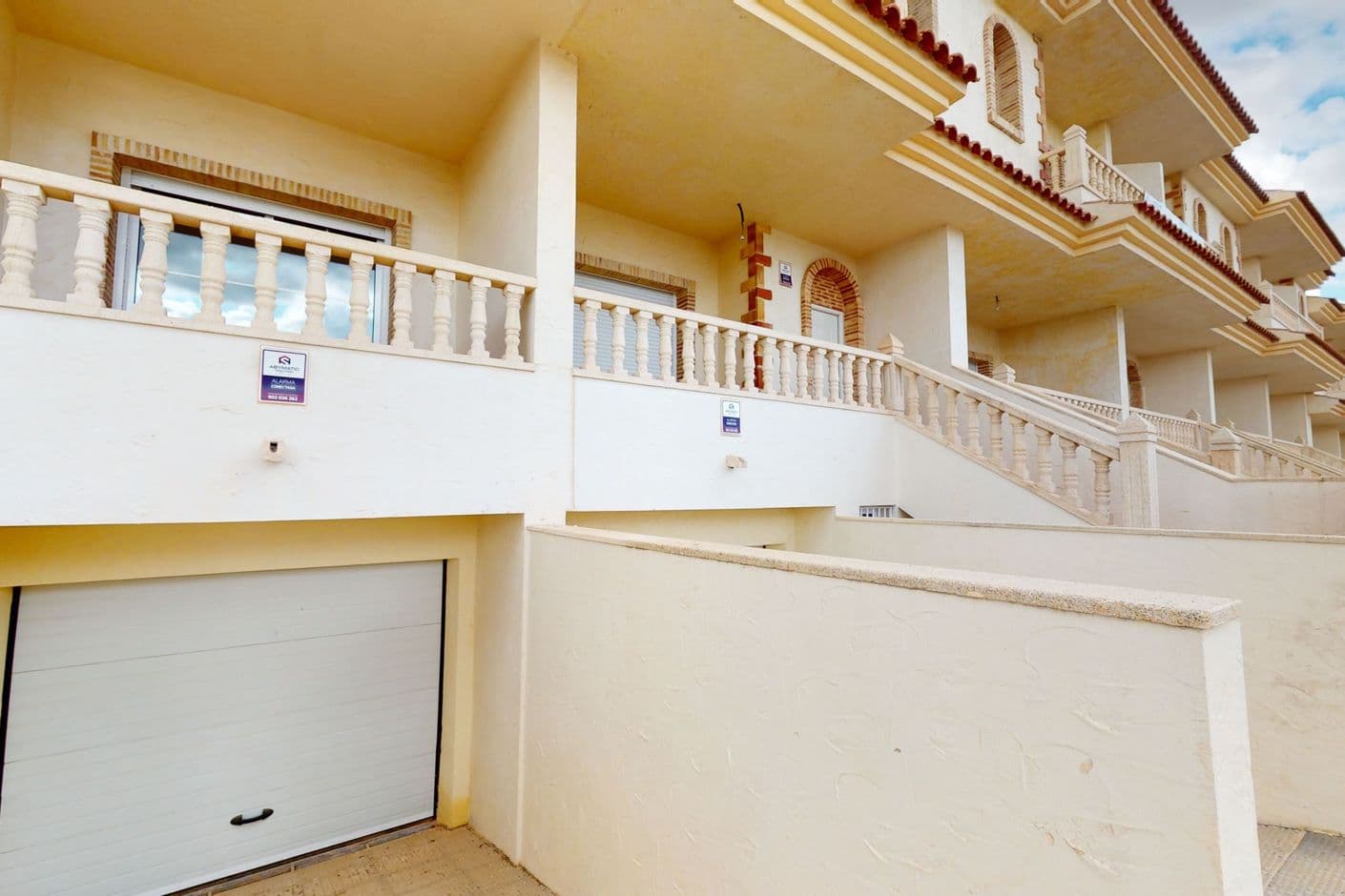 Välplanerade och nyrenoverade radhus i charmiga Fortuna