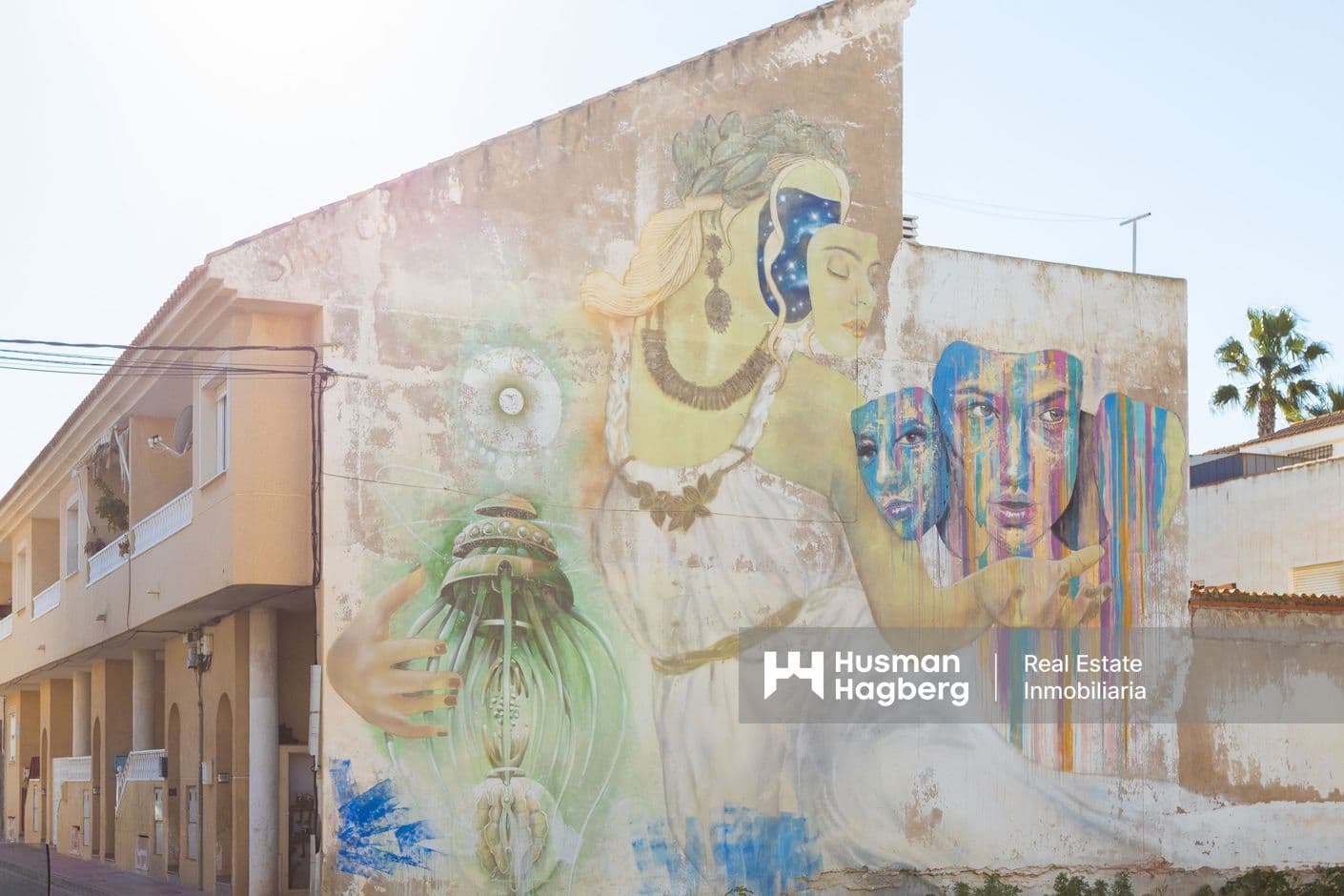 Lägenhet med stor terrass och balkong