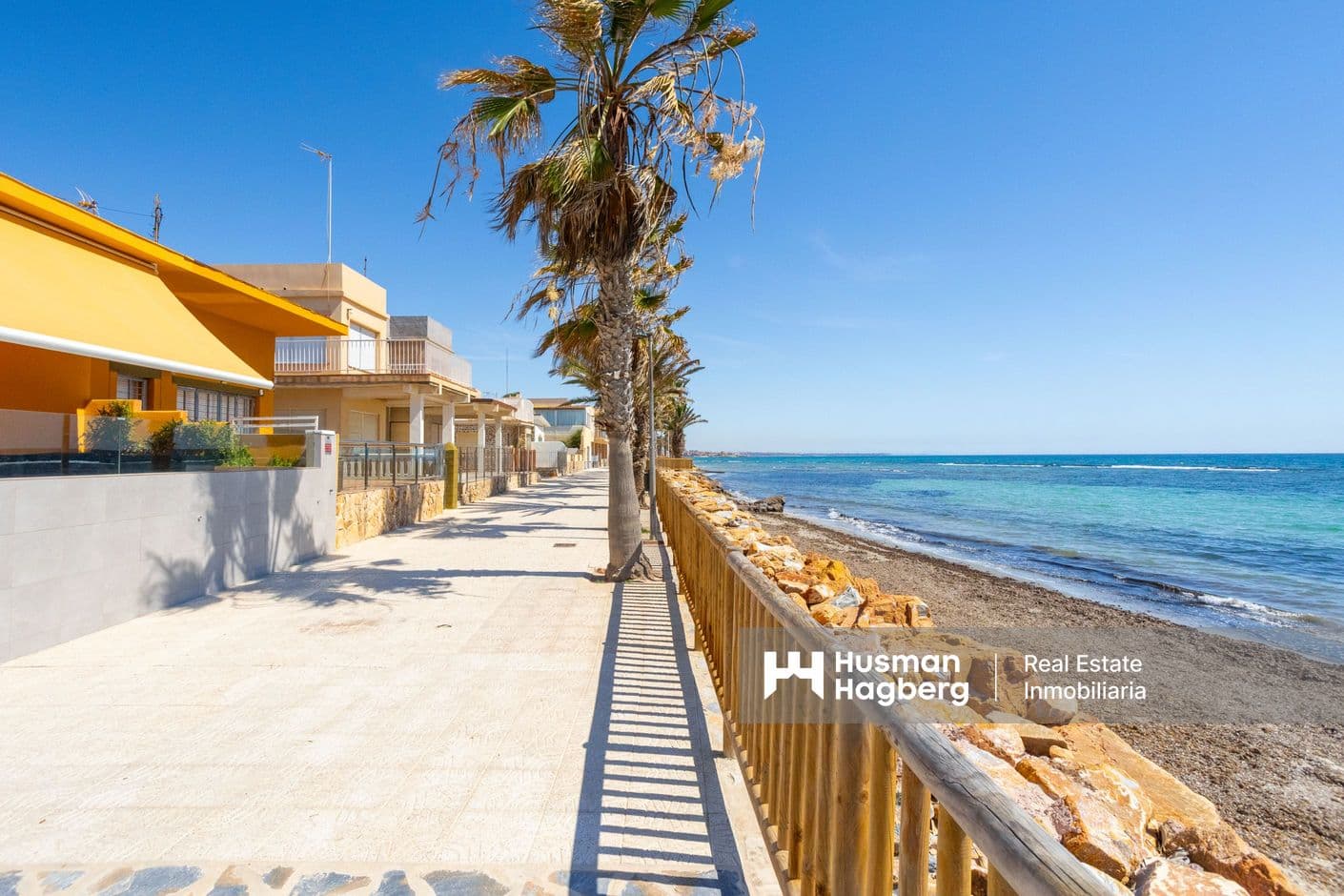 Renoverad med omtanke – inflyttningsklar pärla nära havet