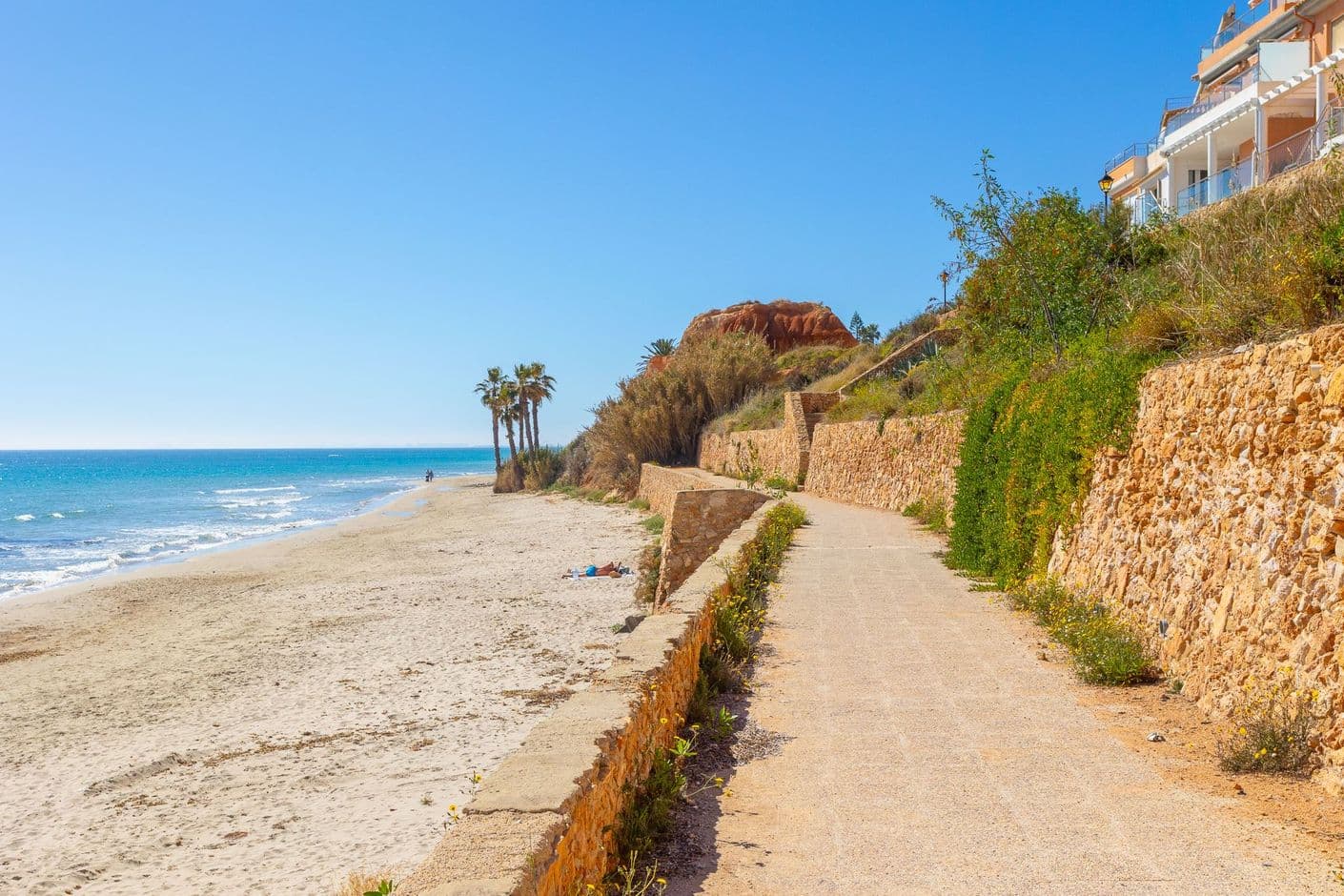Charmig lägenhet nära strand och sportliv