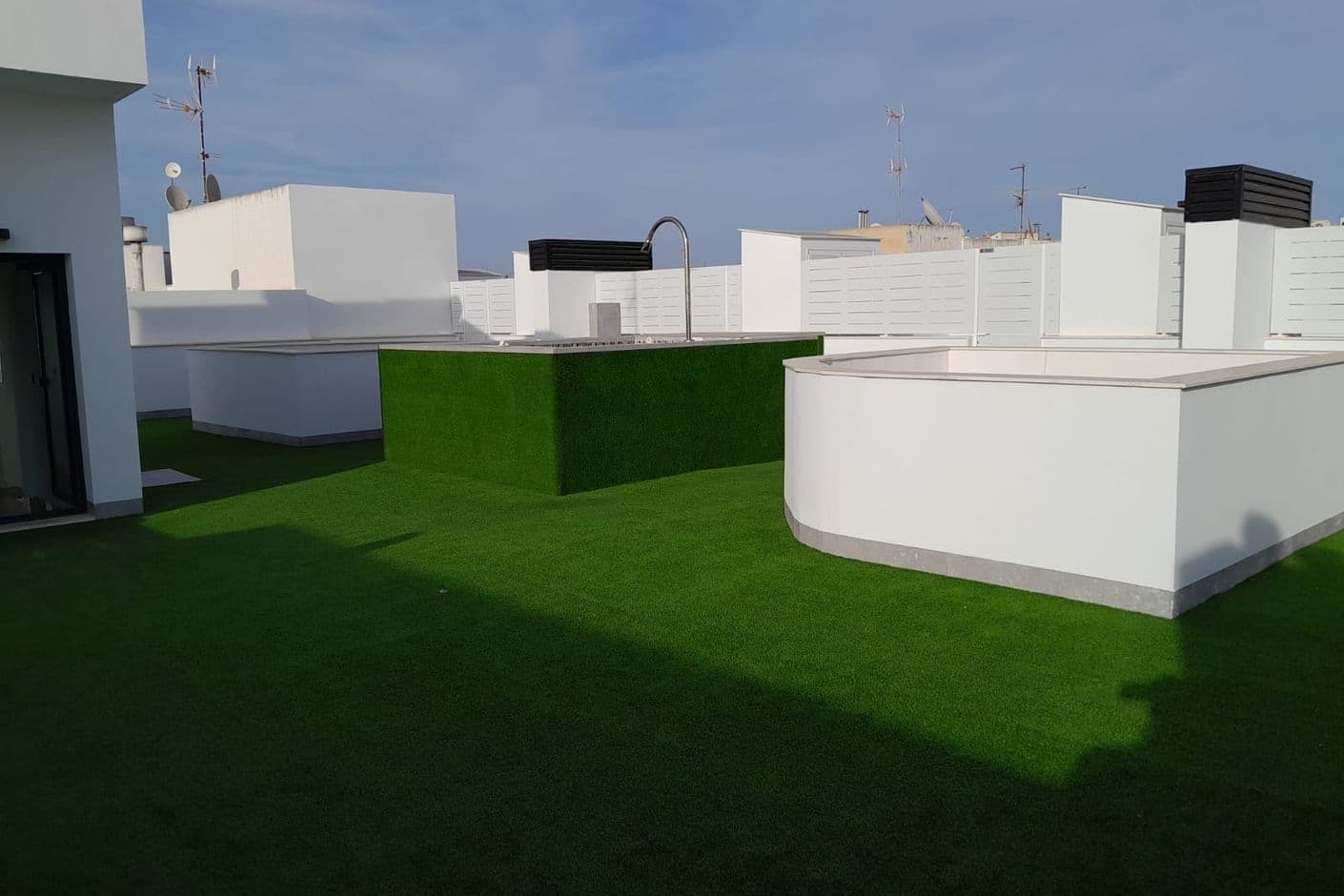 Modern och välplanerad lägenhet med centralt läge