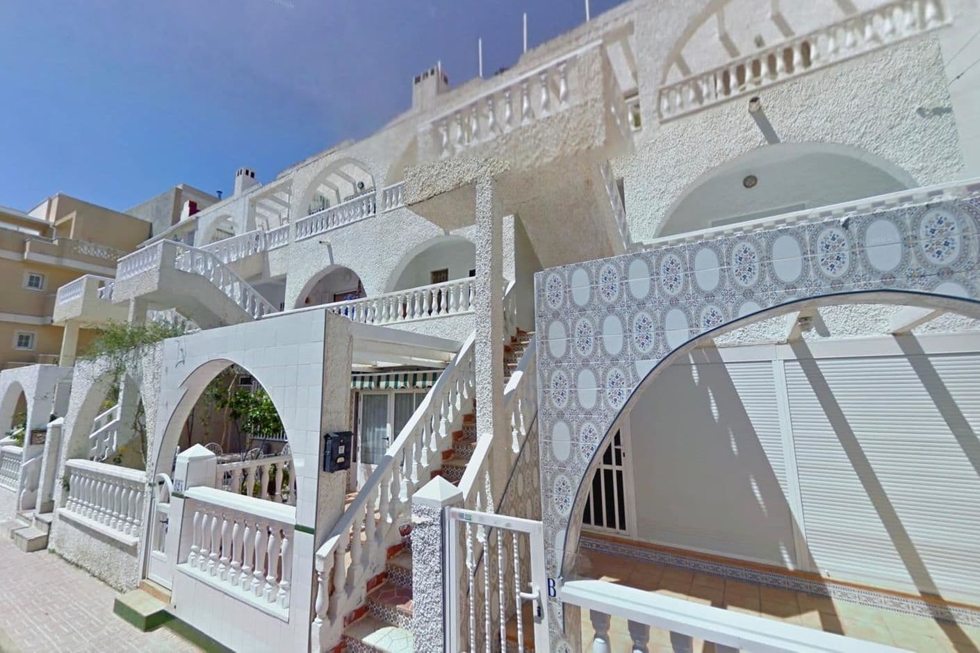 Charmig lägenhet bara ett stenkast från stranden