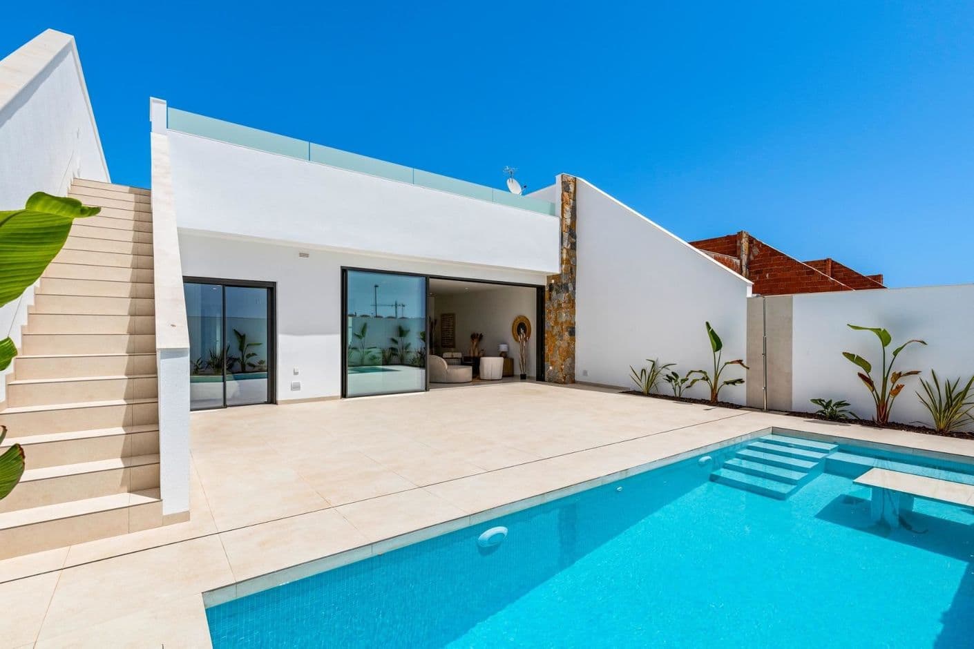 Newly built villas with private pool - close to the sea and golf course