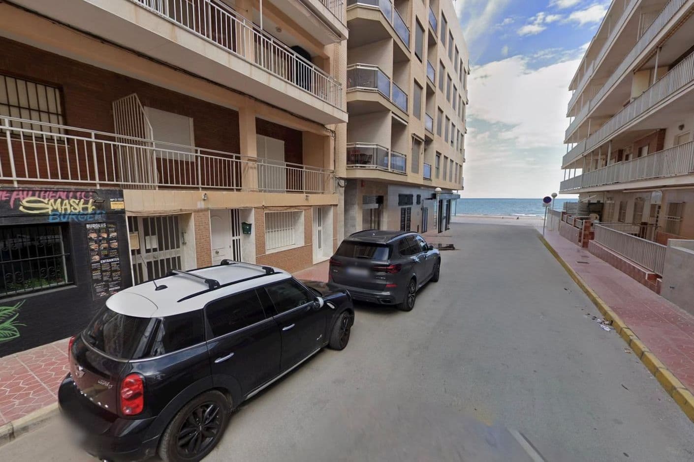 Ett strandnära hem med rymd, ljus och plats för hela livet