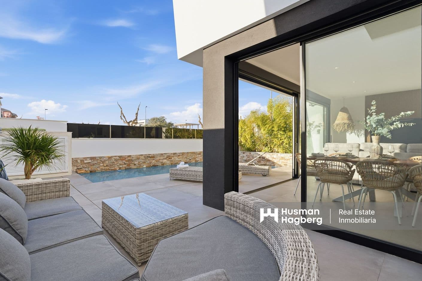 Luxury townhouse with private pool, roof terrace and tourist license