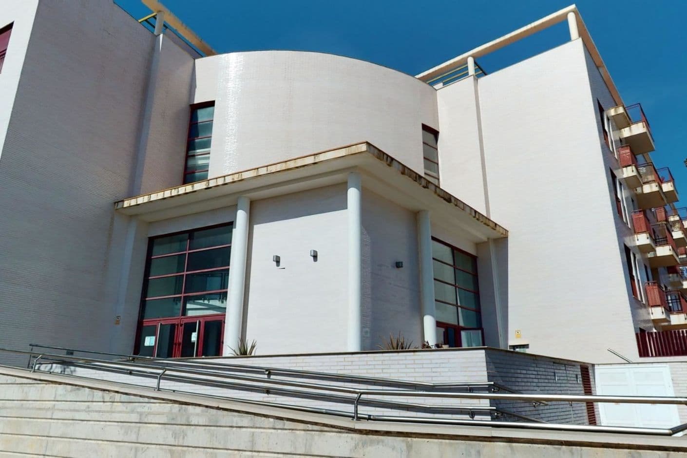 Ett harmoniskt hem där komfort, natur och avkoppling möts