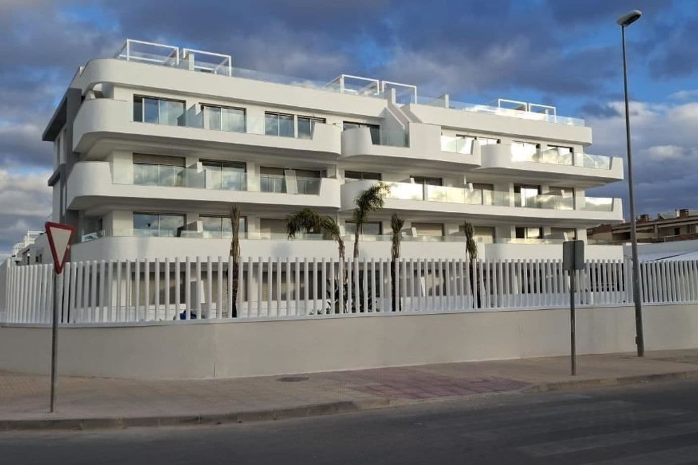 Modern newly built apartments in sought after Lomas de Cabo Roig