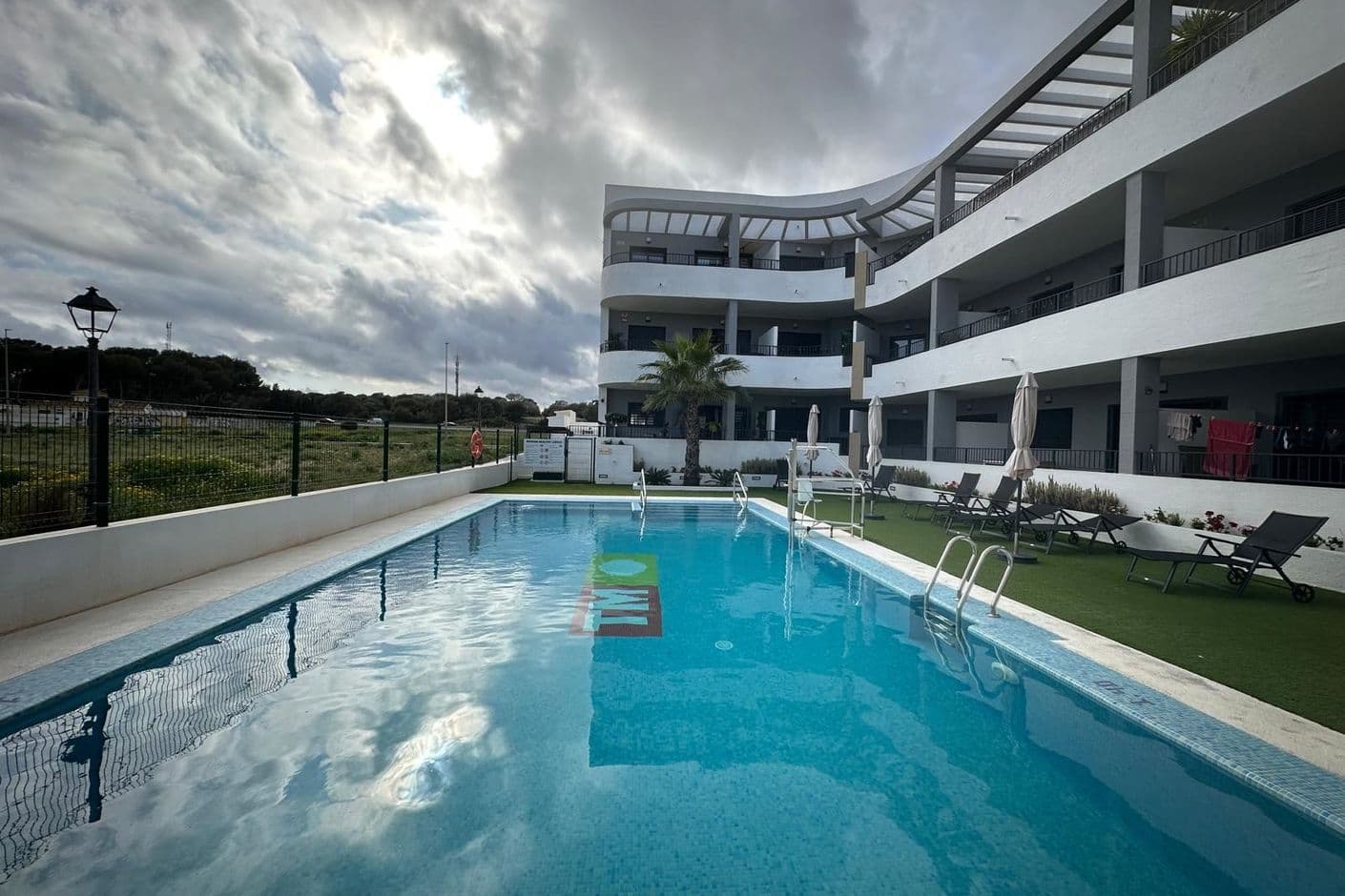 Elegant och tillgänglig markplanslägenhet med privat trädgård