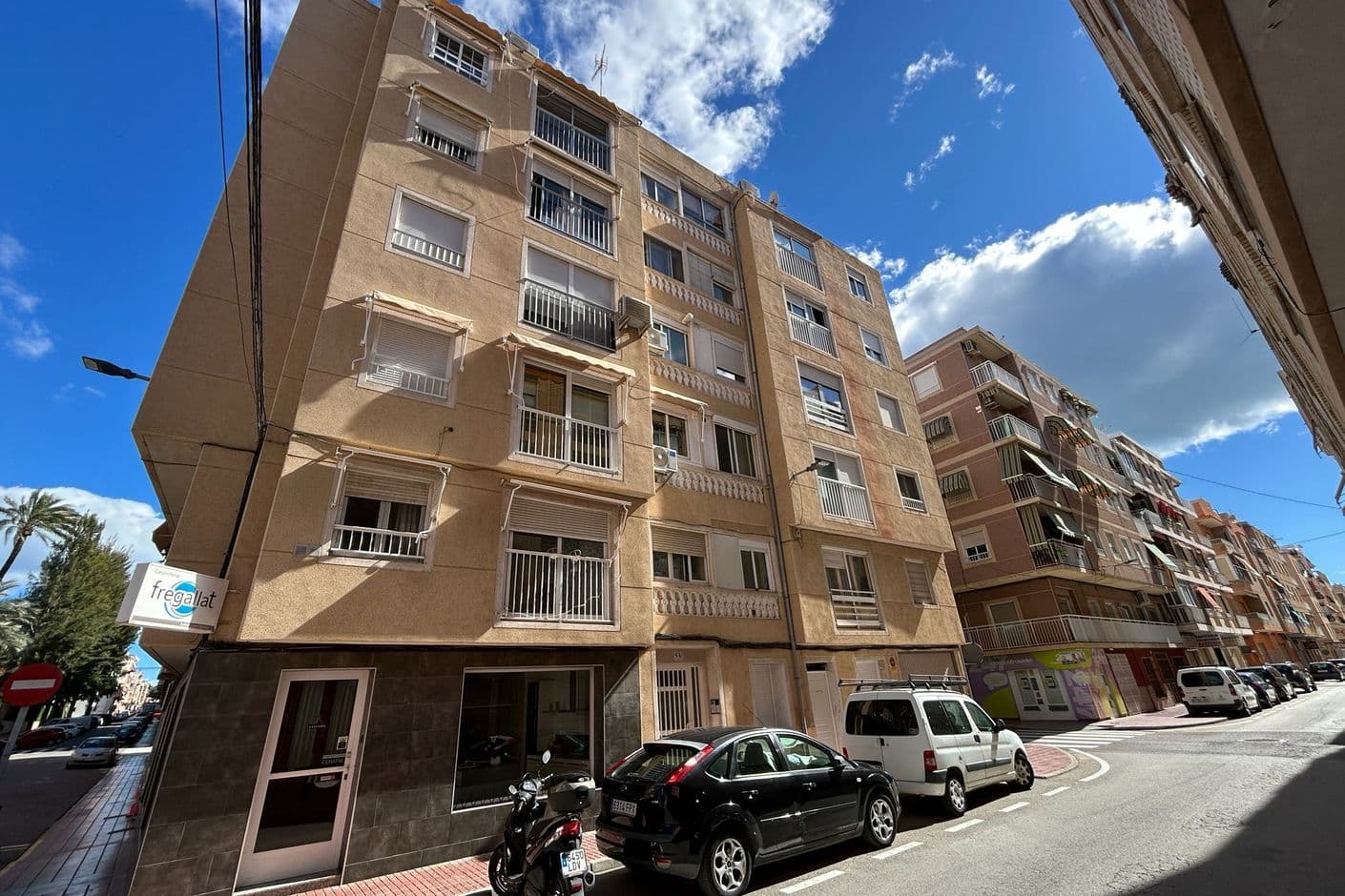 Rymlig lägenhet med soligt läge nära Santa Polas småbåtshamn