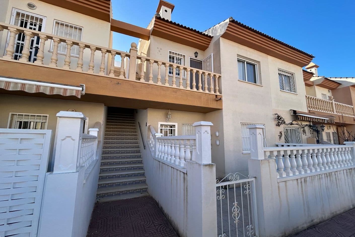 Bright apartment with private solarium and unobstructed views