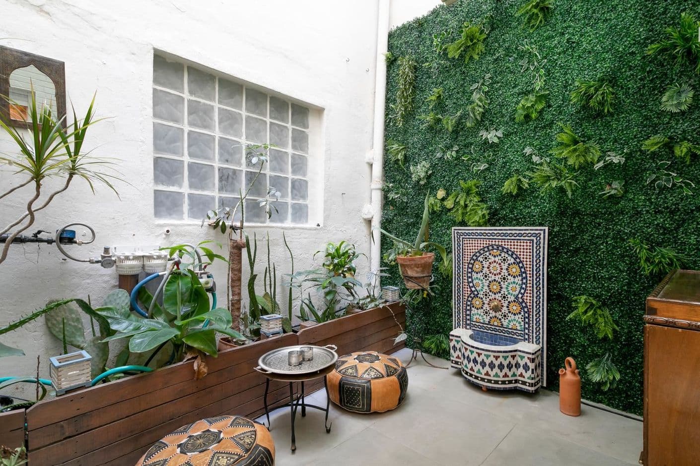 Elegant ground floor apartment with terrace and smart loft solution