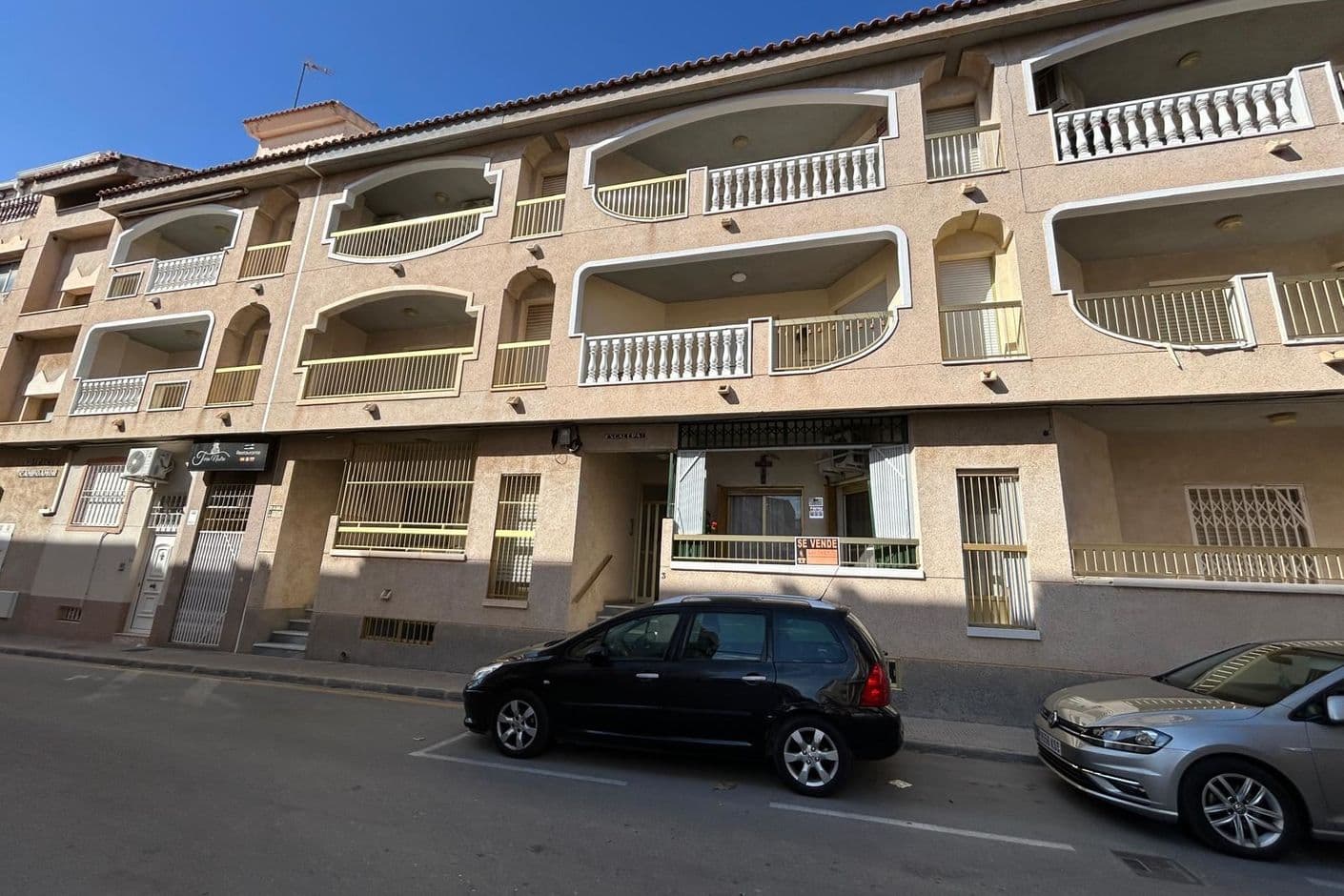 Bright apartment with balcony – only 50 meters from the beach