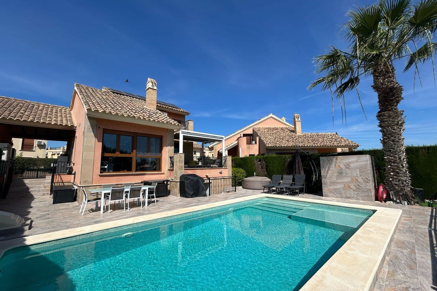 Detached villa with private pool, solar panels and quiet location