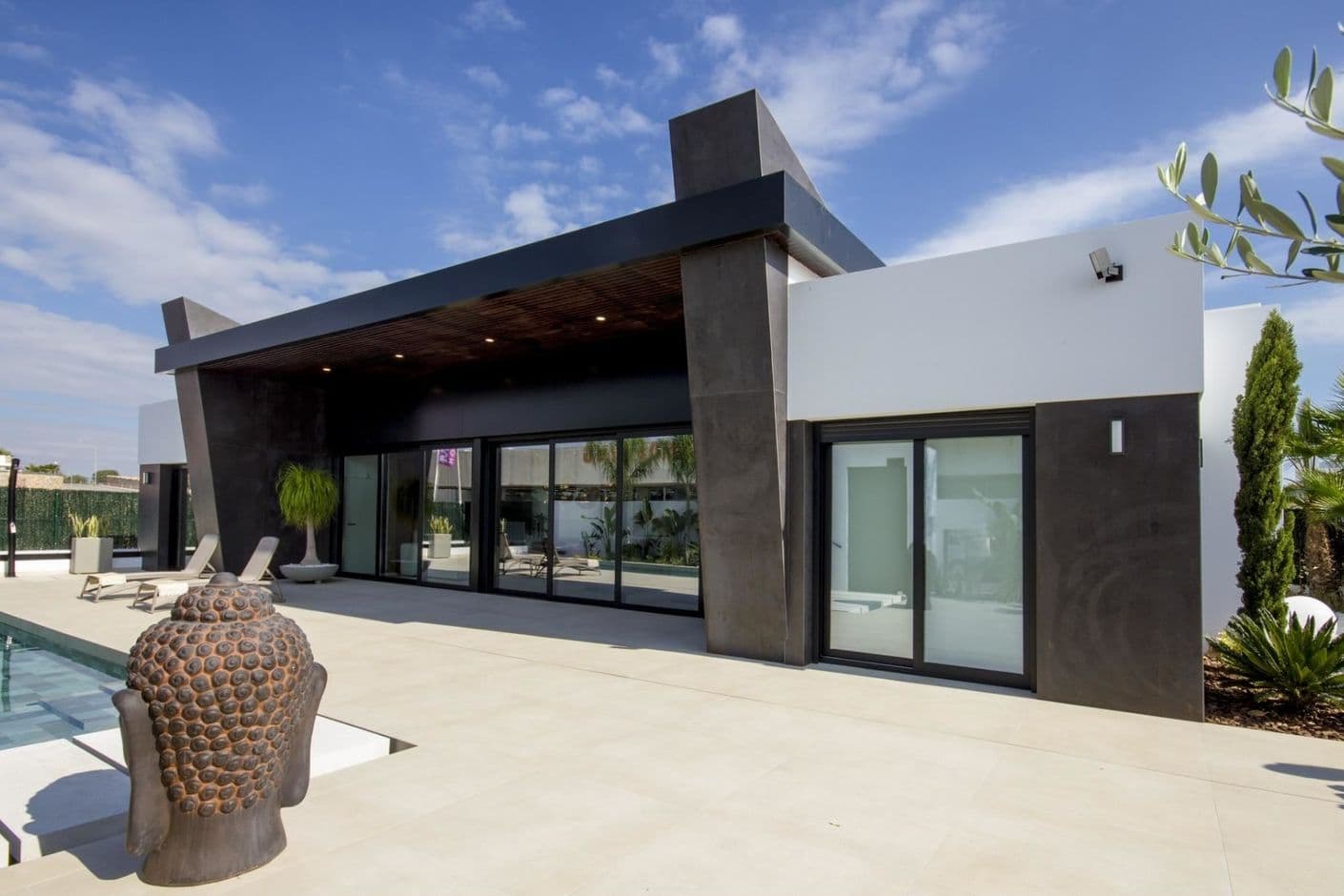 Exclusive newly built villa with private pool in sought after area