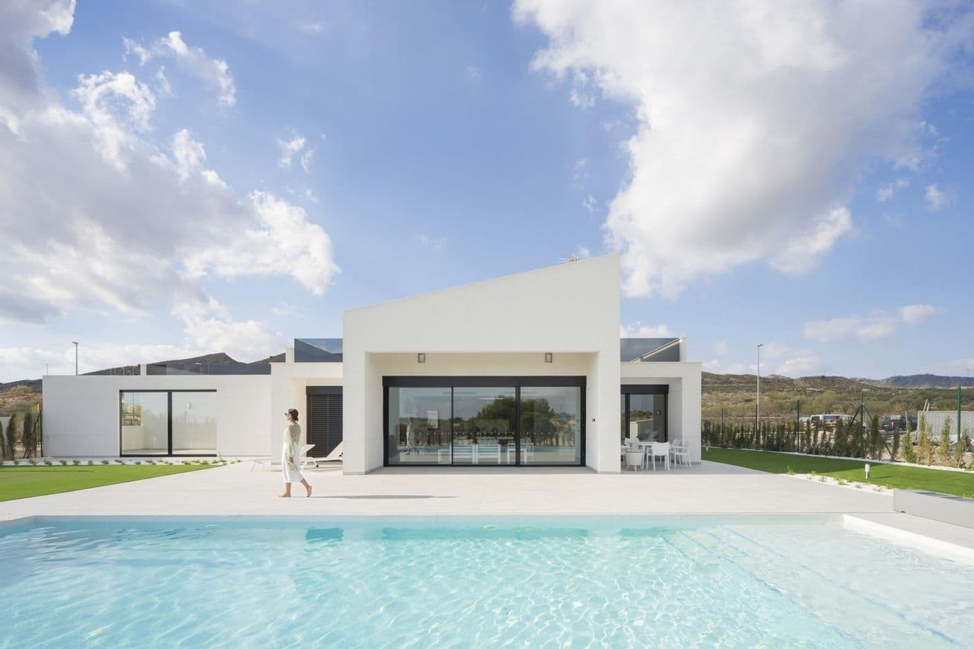 Modern villa i ett plan med privat pool i natursköna Altaona Golf